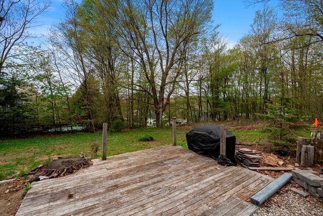 16 Oxford St, West Boylston, MA 01583