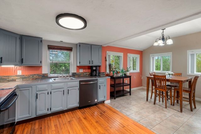 16 Oxford St, West Boylston, MA 01583