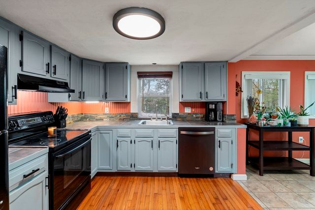 16 Oxford St, West Boylston, MA 01583