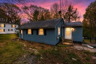 16 Oxford St, West Boylston, MA 01583