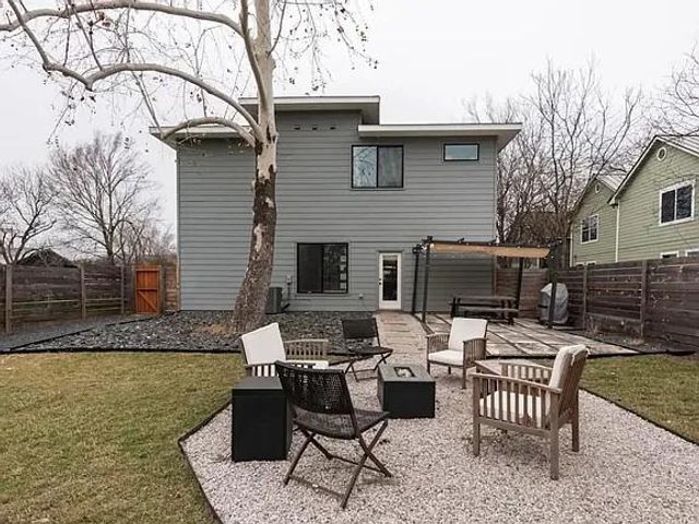 4405 Banister LN B, Austin, TX 78745