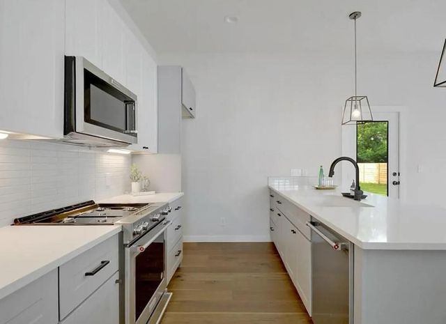 4405 Banister LN B, Austin, TX 78745