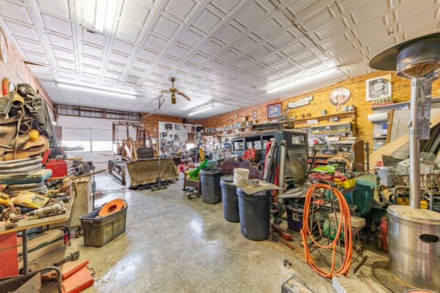 2675 Red Nix Rd, Cornersville, TN 37047