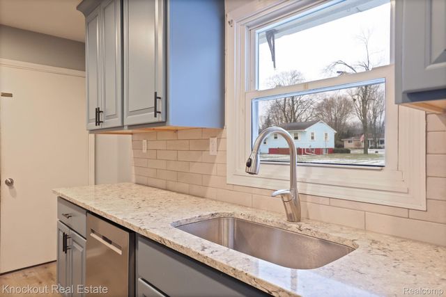 11086 N Evergreen Drive, Birch Run Township, MI 48415