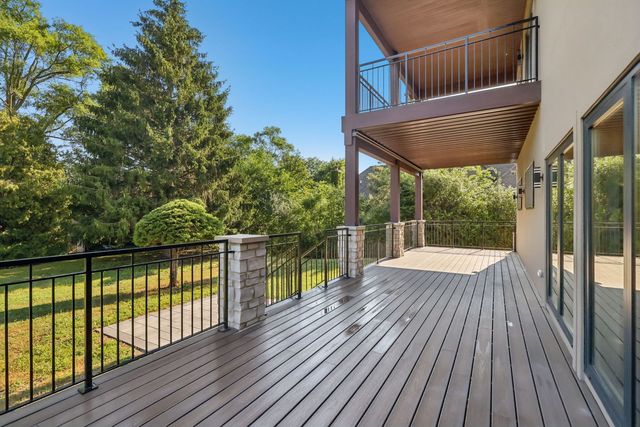 1744 Walnut Circle, Northbrook, IL 60062