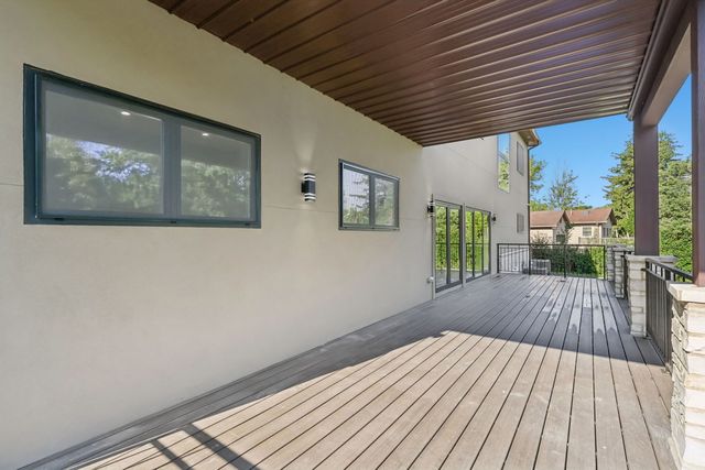 1744 Walnut Circle, Northbrook, IL 60062