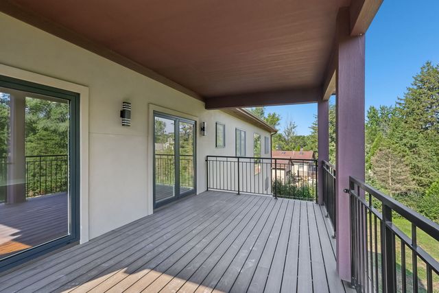 1744 Walnut Circle, Northbrook, IL 60062