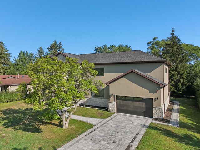 1744 Walnut Circle, Northbrook, IL 60062