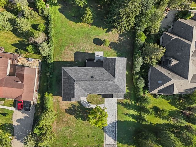 1744 Walnut Circle, Northbrook, IL 60062