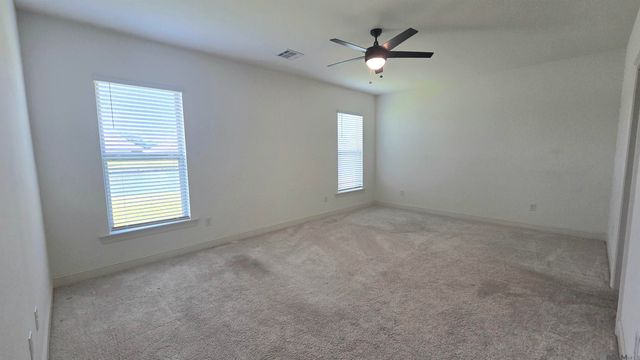 38429 Queen St, Prairieville, LA 70769