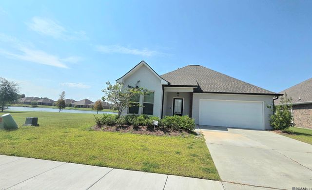 38429 Queen St, Prairieville, LA 70769