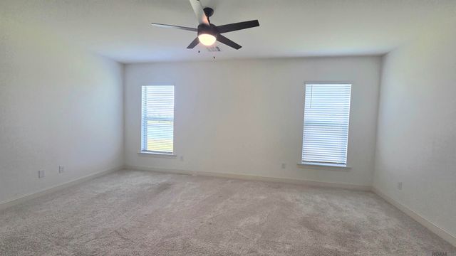 38429 Queen St, Prairieville, LA 70769