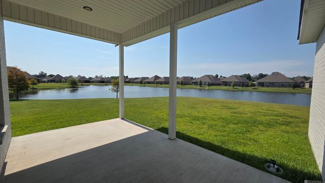 38429 Queen St, Prairieville, LA 70769