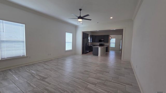 38429 Queen St, Prairieville, LA 70769