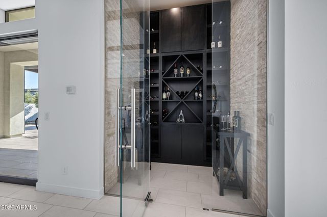 2725 E KINGBIRD Drive, Gilbert, AZ 85297