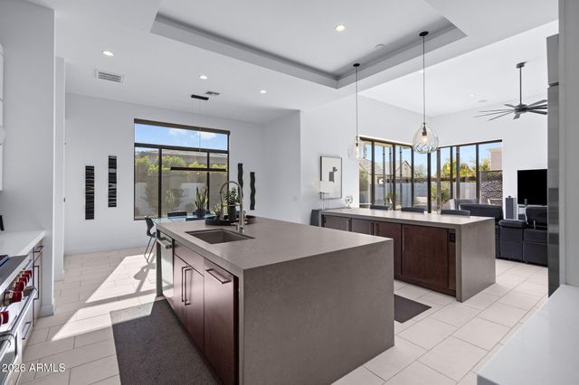 2725 E KINGBIRD Drive, Gilbert, AZ 85297