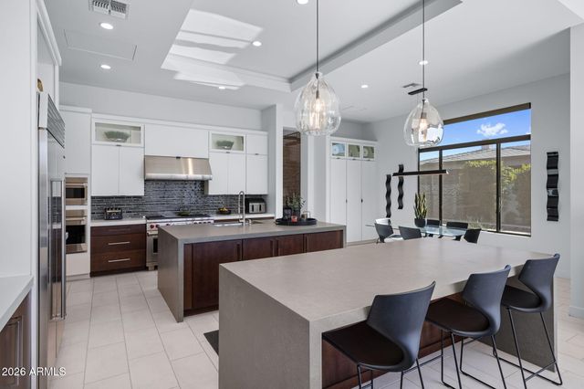 2725 E KINGBIRD Drive, Gilbert, AZ 85297