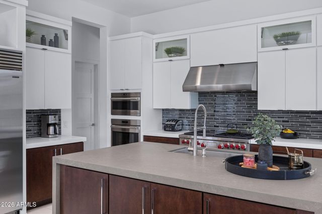 2725 E KINGBIRD Drive, Gilbert, AZ 85297