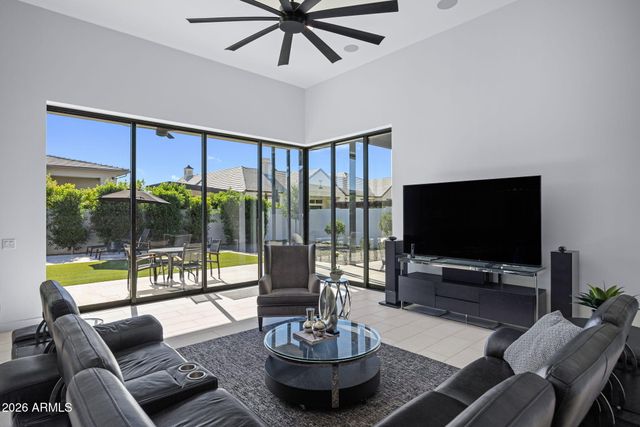 2725 E KINGBIRD Drive, Gilbert, AZ 85297