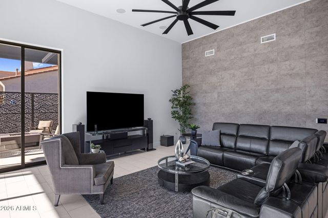 2725 E KINGBIRD Drive, Gilbert, AZ 85297