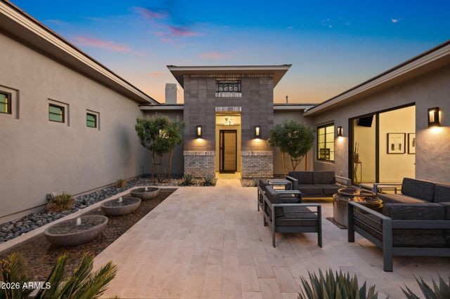 2725 E KINGBIRD Drive, Gilbert, AZ 85297