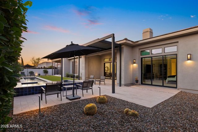 2725 E KINGBIRD Drive, Gilbert, AZ 85297