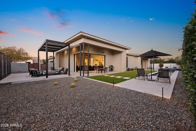 2725 E KINGBIRD Drive, Gilbert, AZ 85297