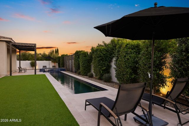 2725 E KINGBIRD Drive, Gilbert, AZ 85297