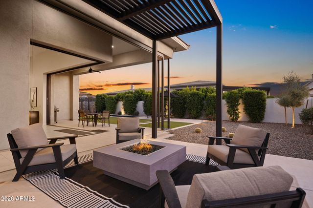 2725 E KINGBIRD Drive, Gilbert, AZ 85297