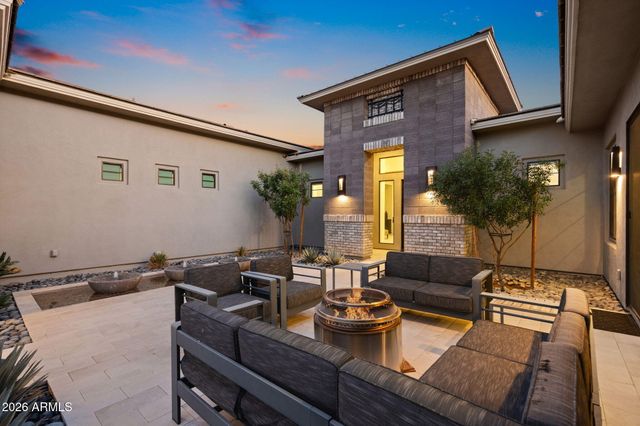 2725 E KINGBIRD Drive, Gilbert, AZ 85297