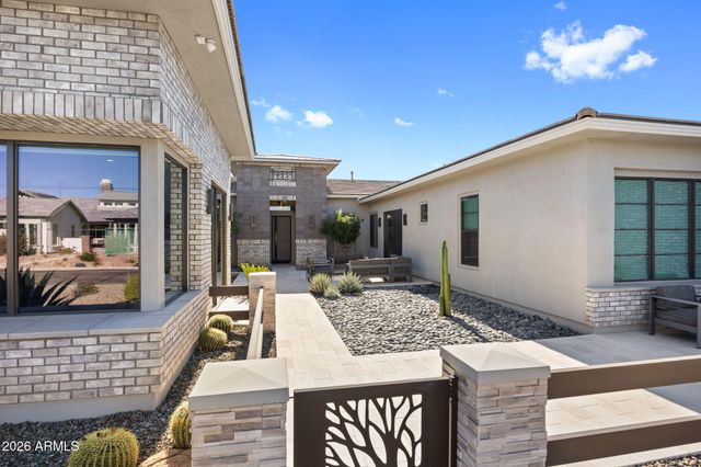 2725 E KINGBIRD Drive, Gilbert, AZ 85297