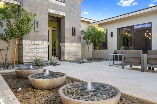 2725 E KINGBIRD Drive, Gilbert, AZ 85297