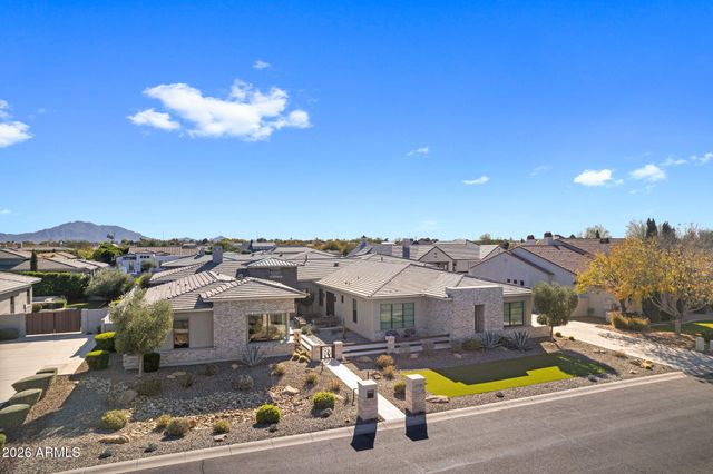 2725 E KINGBIRD Drive, Gilbert, AZ 85297