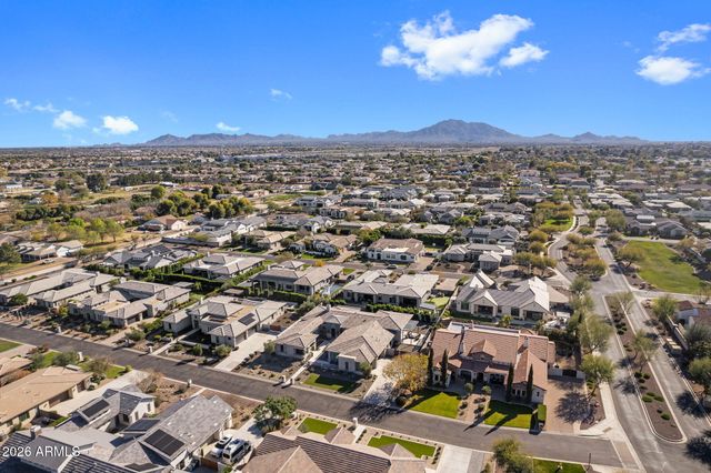 2725 E KINGBIRD Drive, Gilbert, AZ 85297