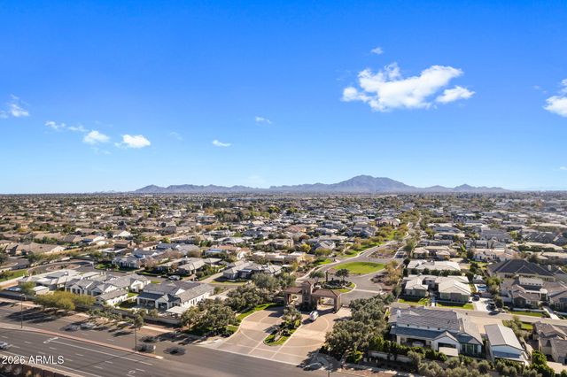 2725 E KINGBIRD Drive, Gilbert, AZ 85297