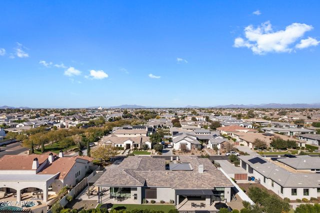 2725 E KINGBIRD Drive, Gilbert, AZ 85297