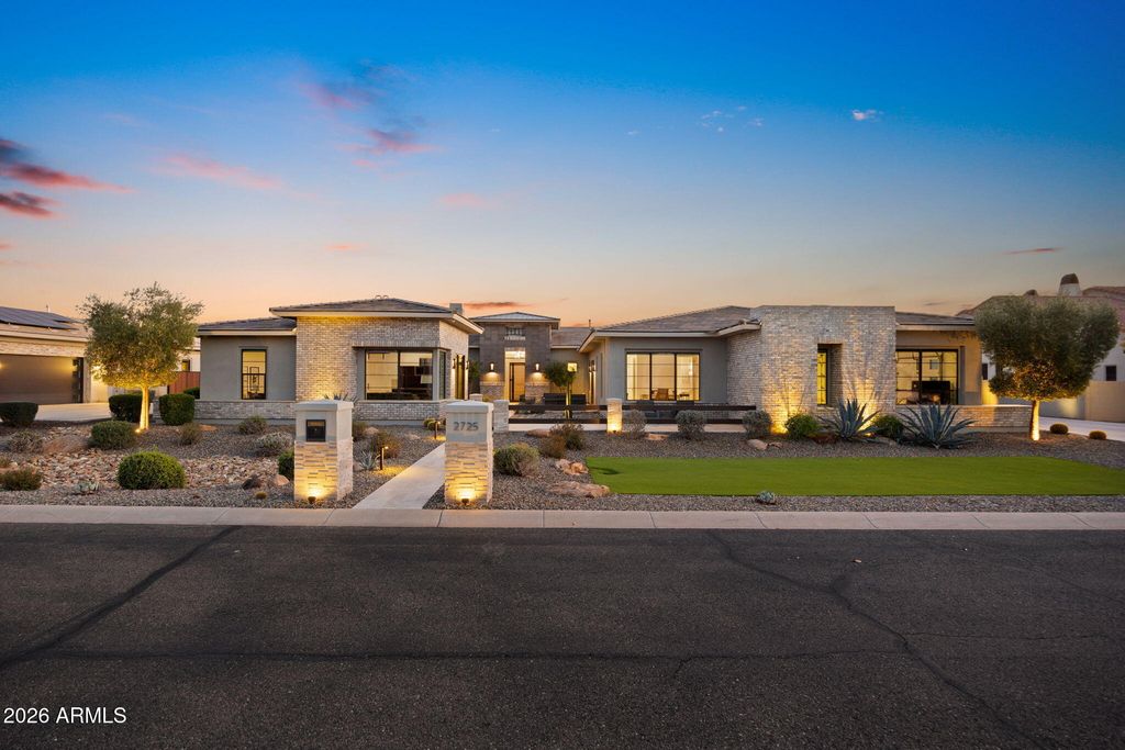 2725 E KINGBIRD Drive, Gilbert, AZ 85297