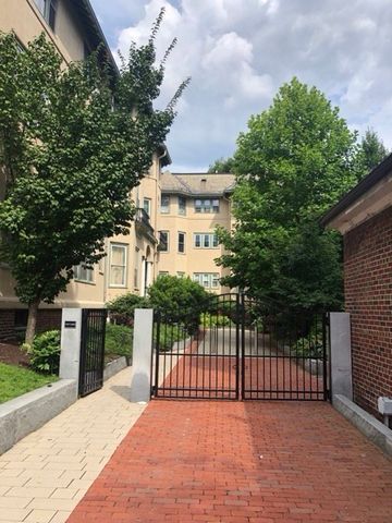 1619 Massachusetts Ave 36, Cambridge, MA 02138
