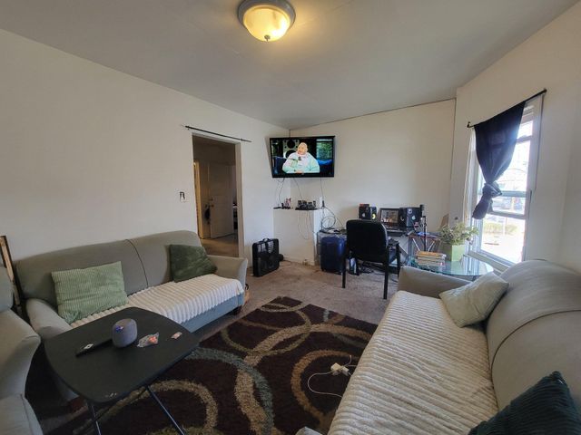 321 PARKWAY AVE, Trenton, NJ 08618