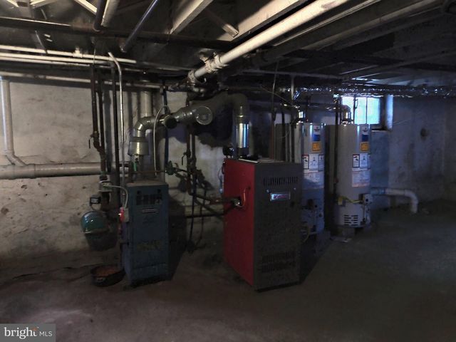 321 PARKWAY AVE, Trenton, NJ 08618