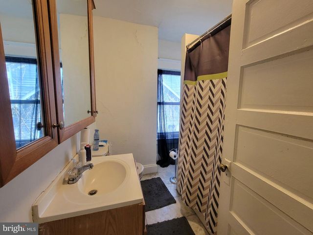 321 PARKWAY AVE, Trenton, NJ 08618