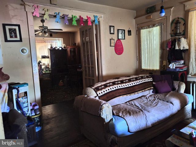 321 PARKWAY AVE, Trenton, NJ 08618