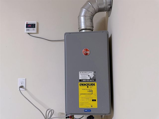 1707 Green Willow Court, Brookshire, TX 77423