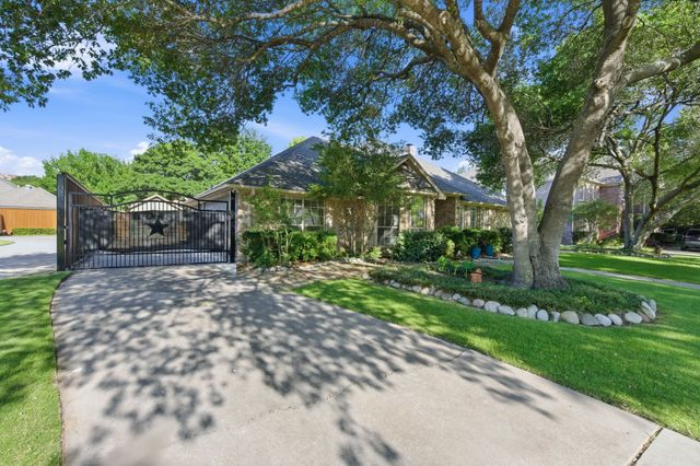5017 River Bluff Drive, Fort Worth, TX 76132
