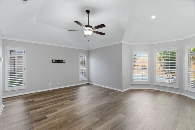 5017 River Bluff Drive, Fort Worth, TX 76132