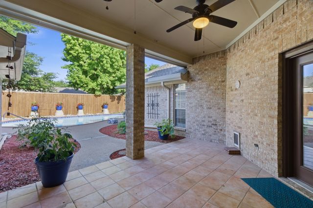 5017 River Bluff Drive, Fort Worth, TX 76132