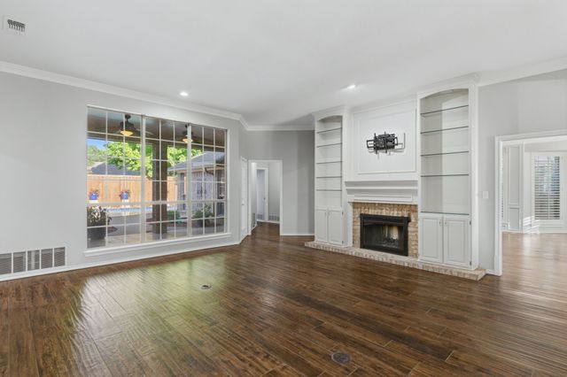 5017 River Bluff Drive, Fort Worth, TX 76132