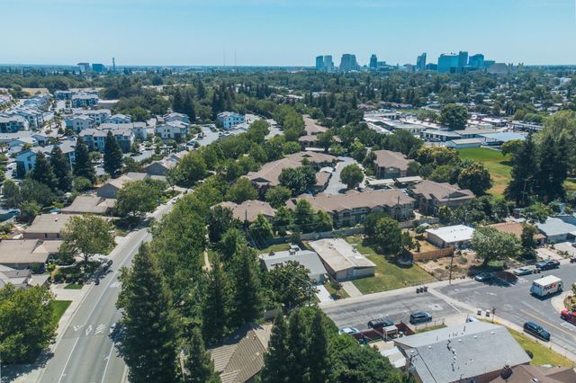 543 Hardy Dr, West Sacramento, CA 95605