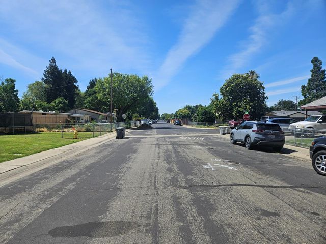543 Hardy Dr, West Sacramento, CA 95605