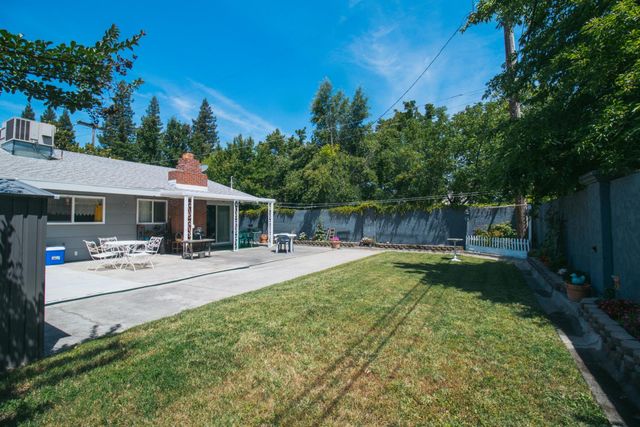 543 Hardy Dr, West Sacramento, CA 95605